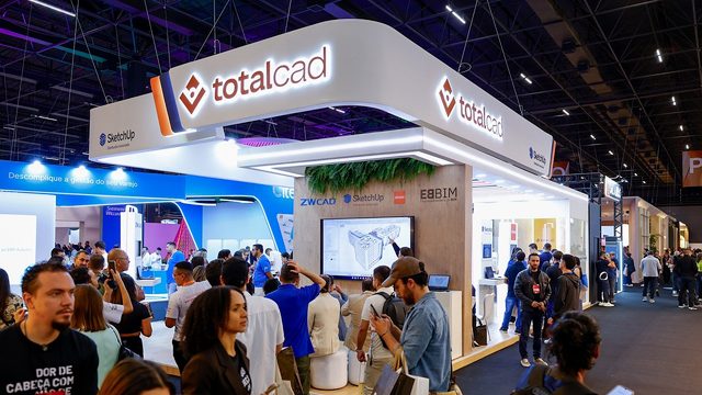 Equipe da TotalCad no vídeo institucional sobre os 25 anos da distribuidora